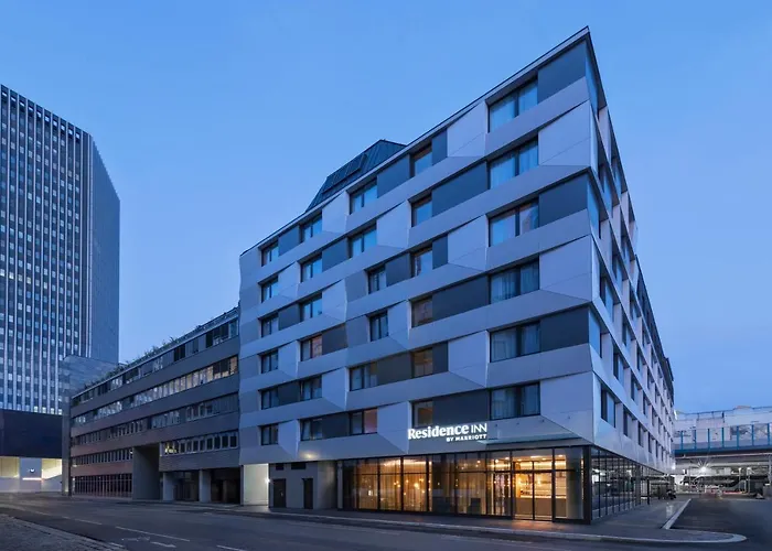 Aparthotel By Marriott East 4*