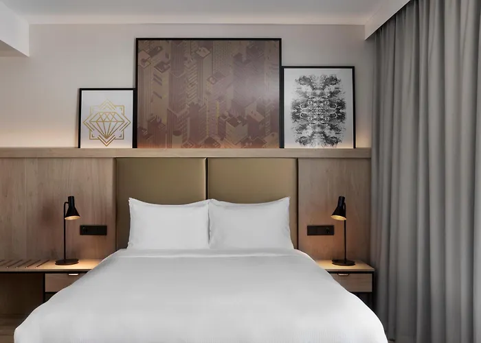 Aparthotel By Marriott East 4*